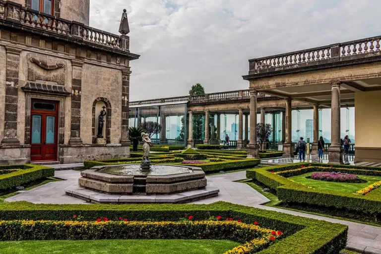 Honey-Whale-Castillo-Chapultepec-03